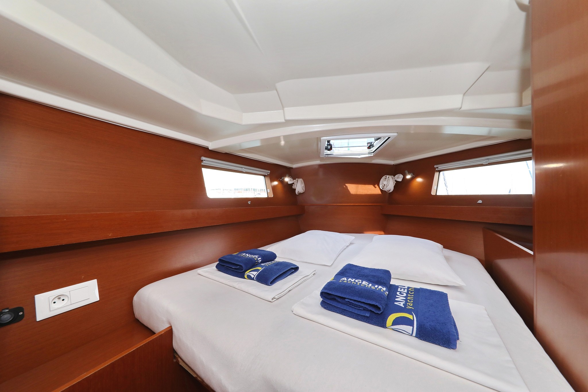 Oceanis 41.1, Dream Course | Yacht Charter Croatia