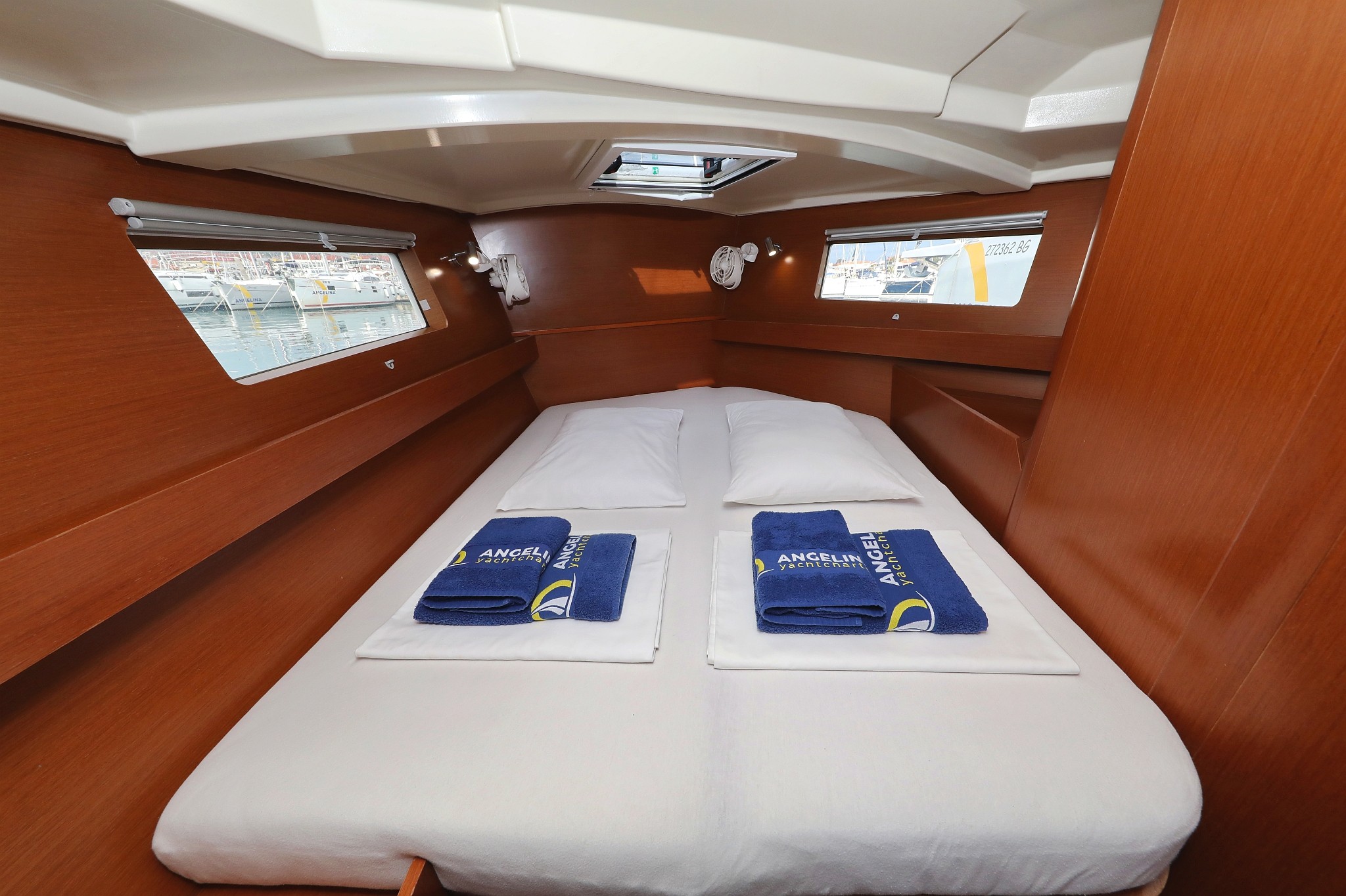 Oceanis 41.1, Dream Course | Yacht Charter Croatia