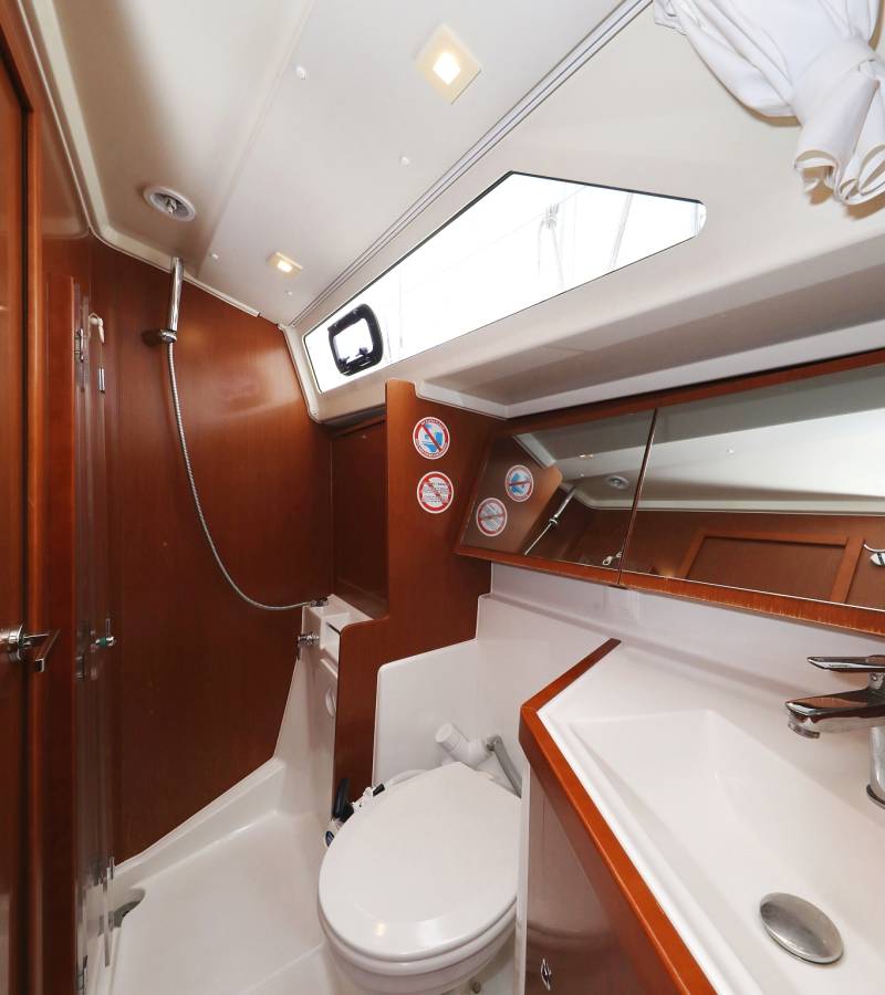 Oceanis 41.1, Dream Course | Yacht Charter Croatia