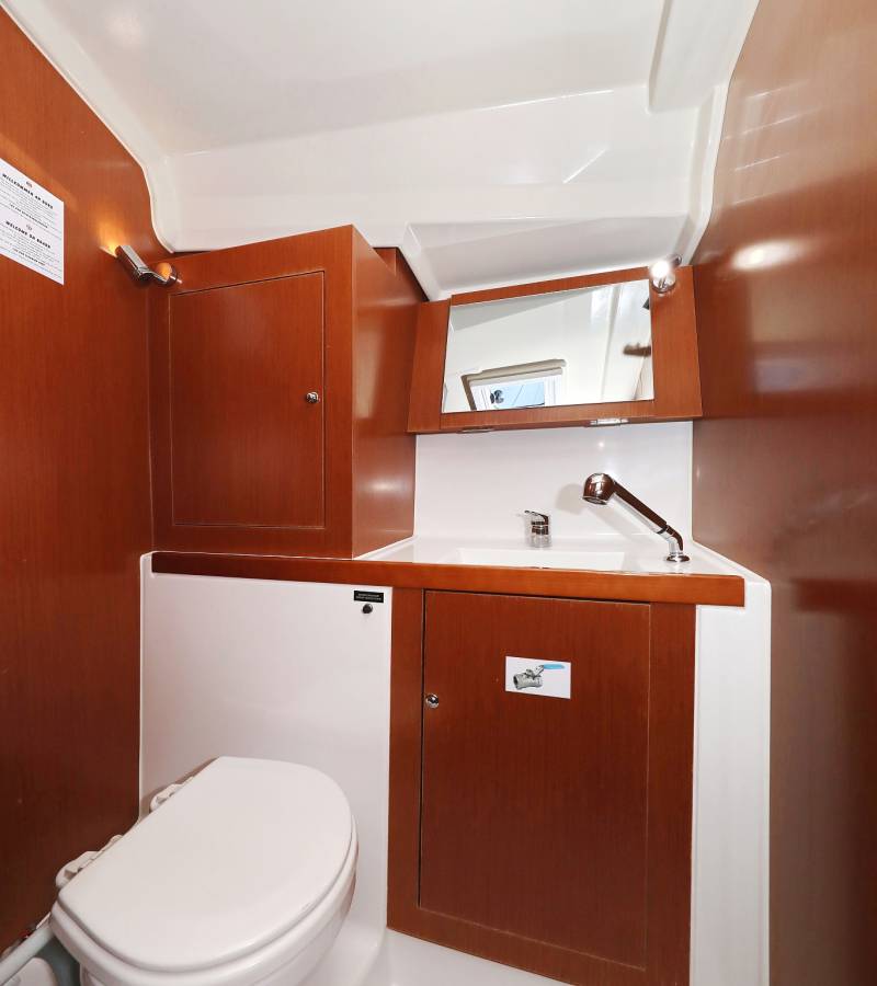 Oceanis 41.1, Dream Course | Yacht Charter Croatia