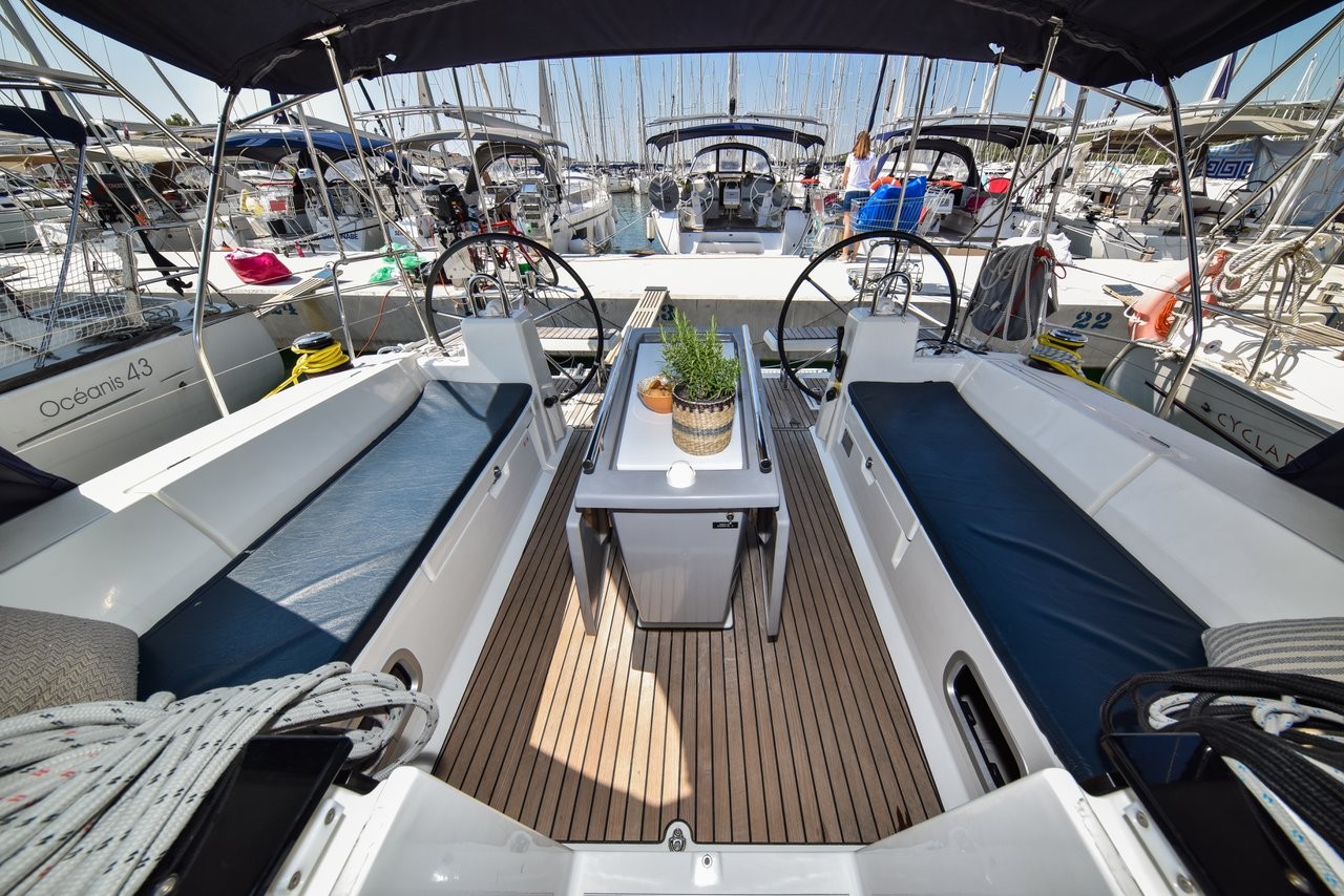 Oceanis 41.1, 4Play | Yacht Charter Croatia