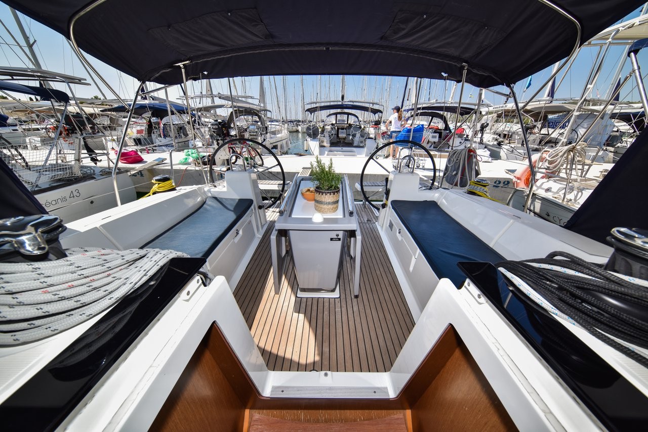 Oceanis 41.1, 4Play | Yacht Charter Croatia