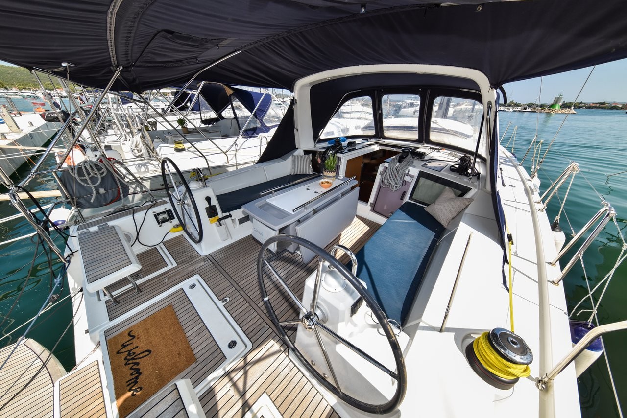 Oceanis 41.1, 4Play | Yacht Charter Croatia