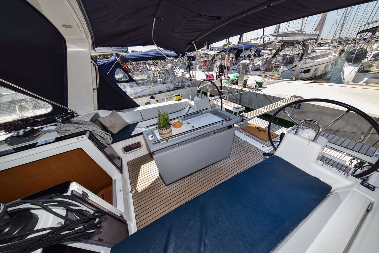 Oceanis 41.1, 4Play | Yacht Charter Croatia