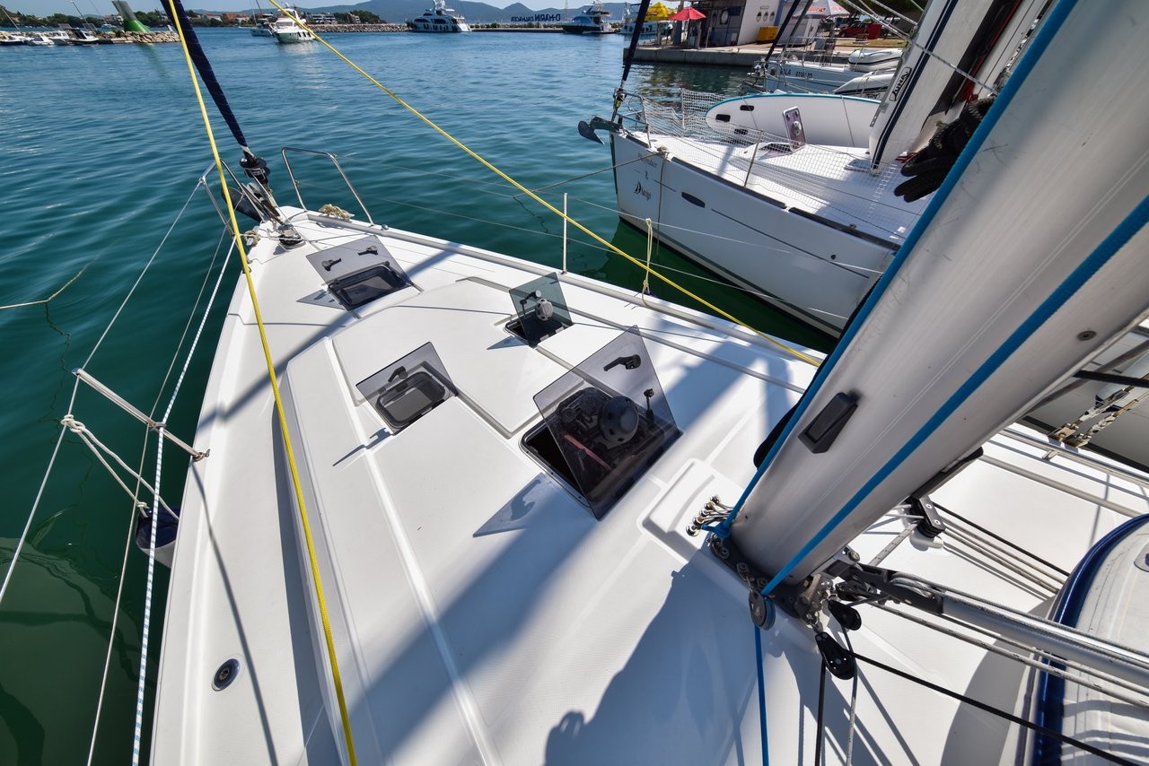 Oceanis 41.1, 4Play | Yacht Charter Croatia