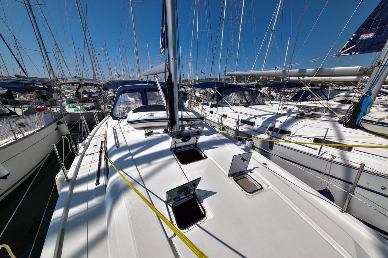 Oceanis 41.1, 4Play | Yacht Charter Croatia