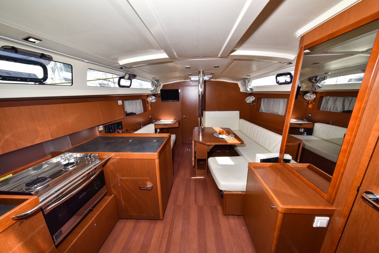 Oceanis 41.1, 4Play | Yacht Charter Croatia