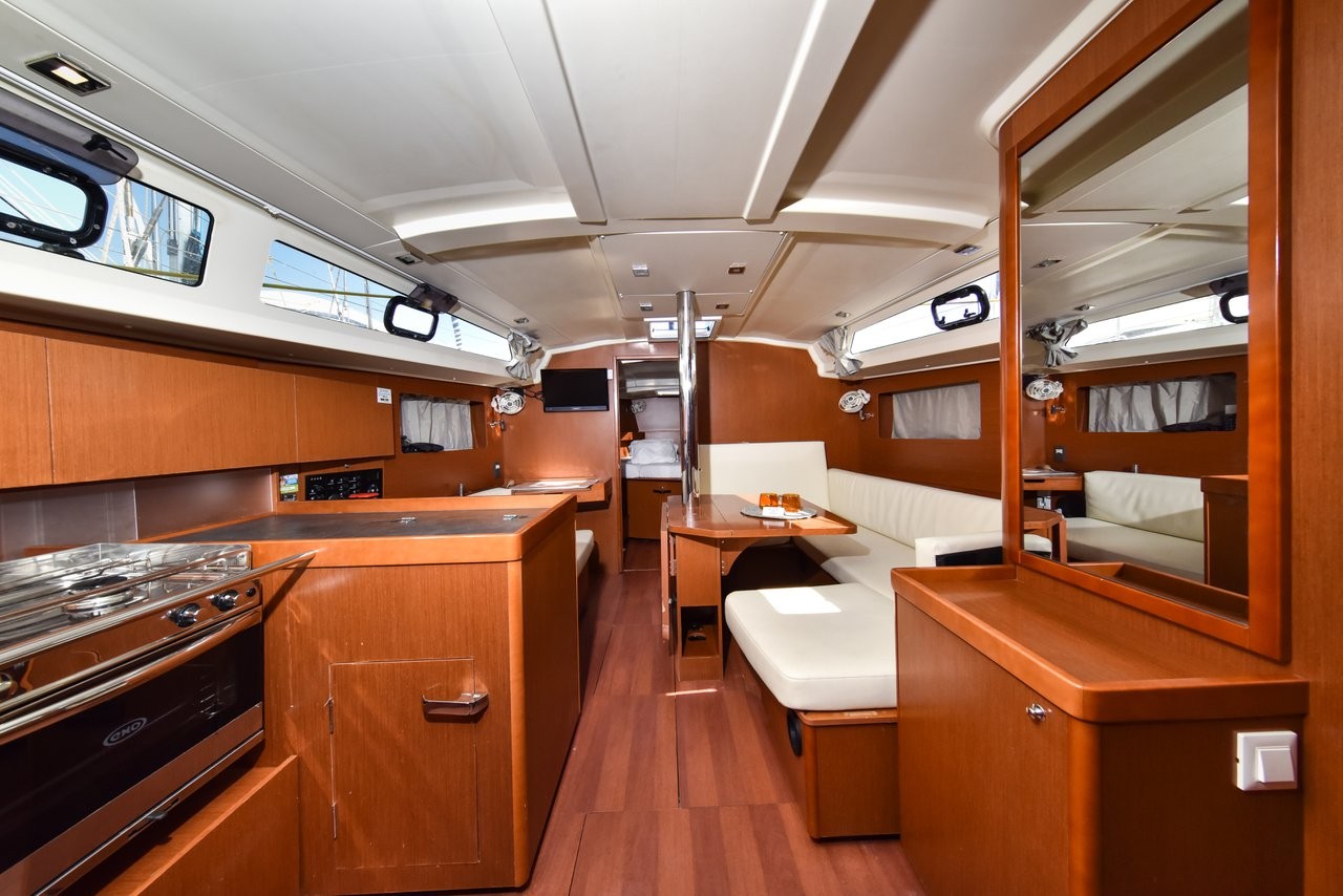 Oceanis 41.1, 4Play | Yacht Charter Croatia