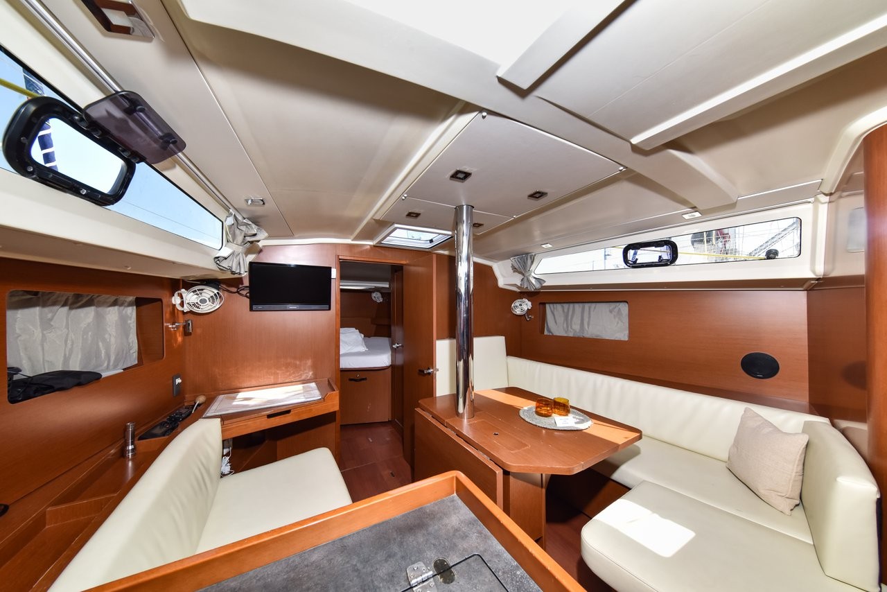 Oceanis 41.1, 4Play | Yacht Charter Croatia