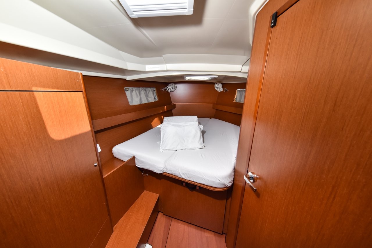 Oceanis 41.1, 4Play | Yacht Charter Croatia