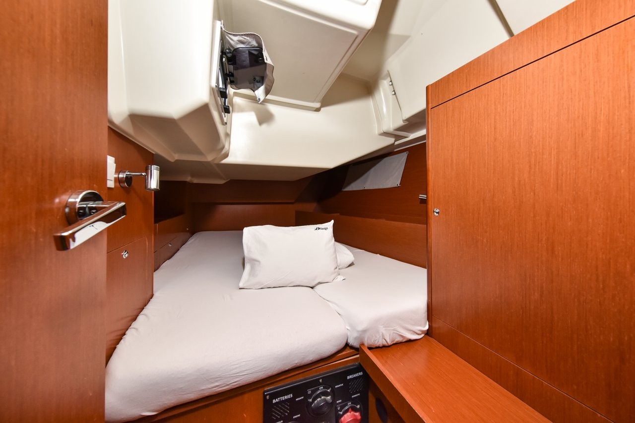 Oceanis 41.1, 4Play | Yacht Charter Croatia