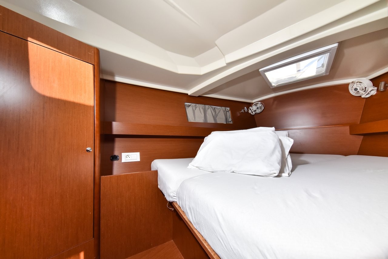 Oceanis 41.1, 4Play | Yacht Charter Croatia