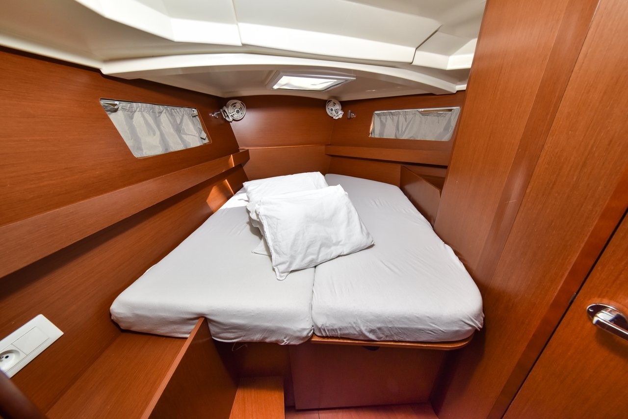 Oceanis 41.1, 4Play | Yacht Charter Croatia
