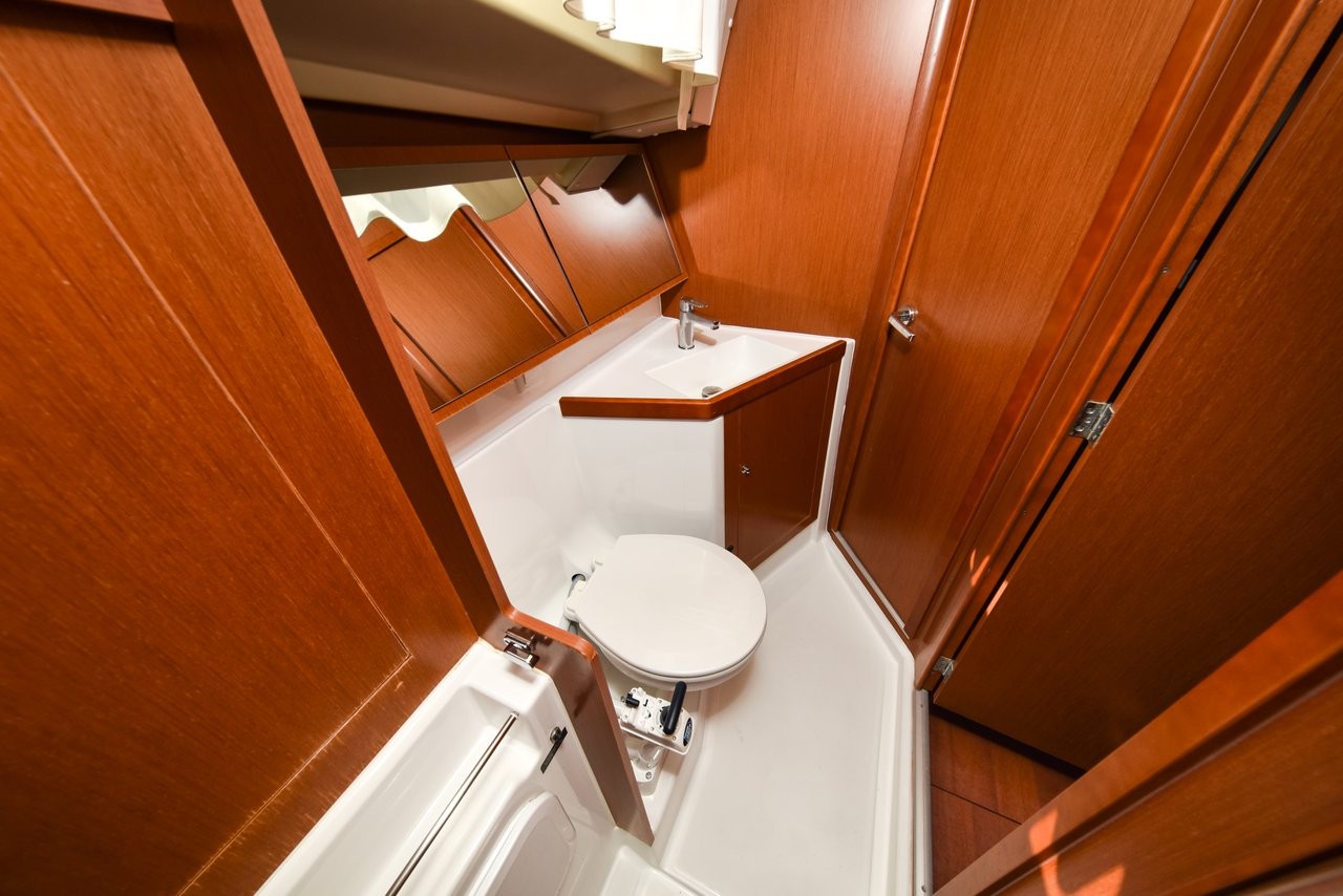 Oceanis 41.1, 4Play | Yacht Charter Croatia