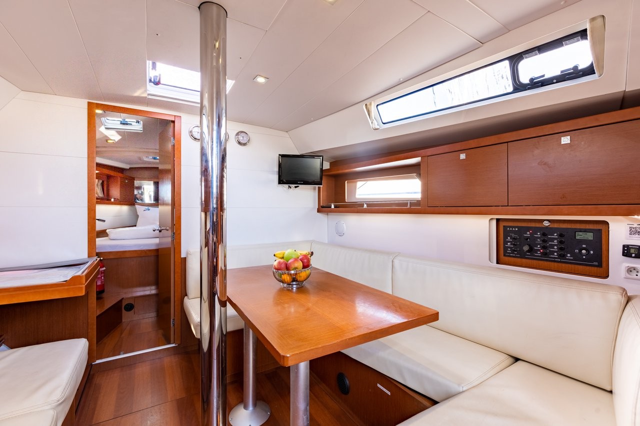 Oceanis 41.1, Buddy | Yacht Charter Croatia