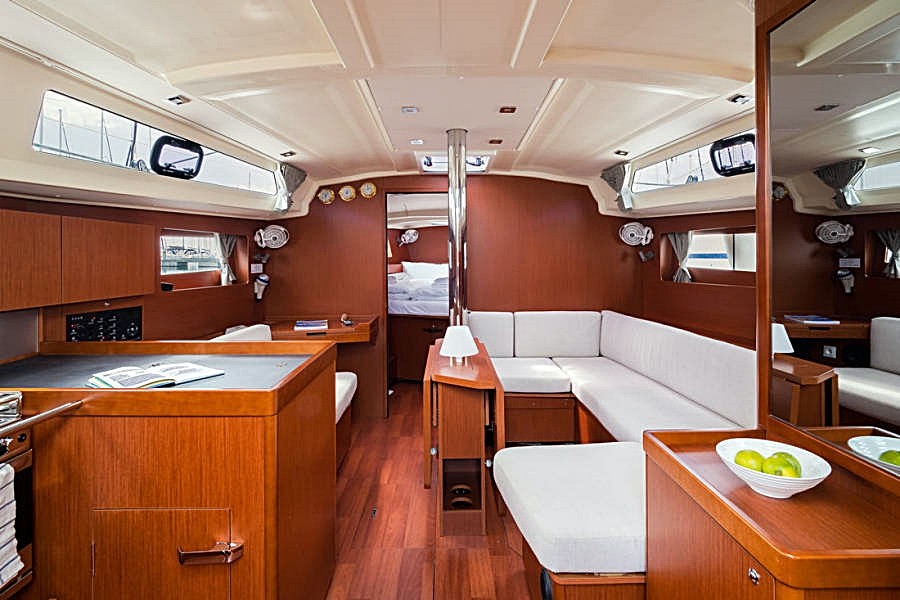 Oceanis 41.1, First | Yacht Charter Croatia