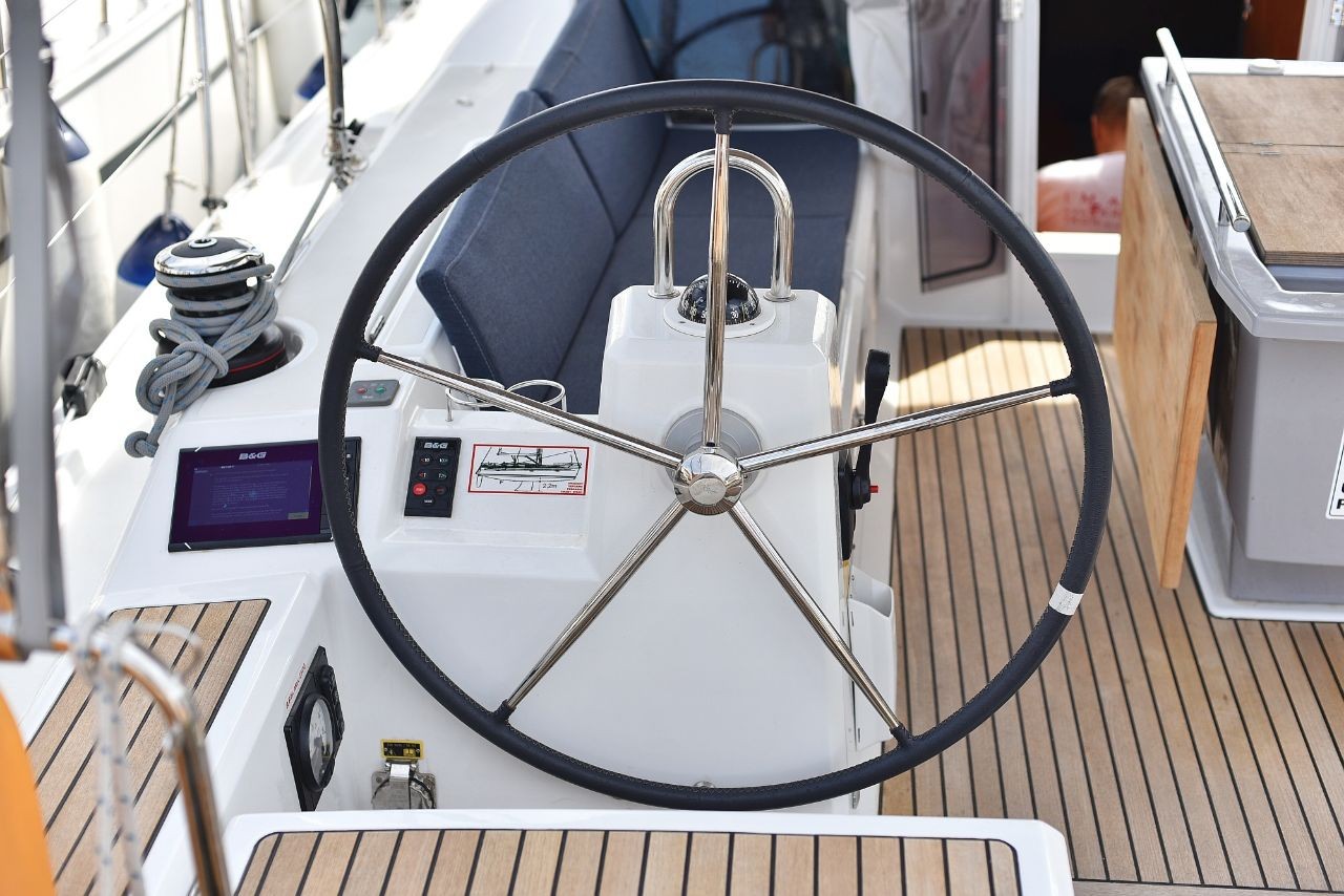 Oceanis 41.1, Seven | Yacht Charter Croatia