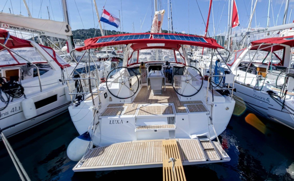 Oceanis 41.1, Luxa | Yacht Charter Croatia