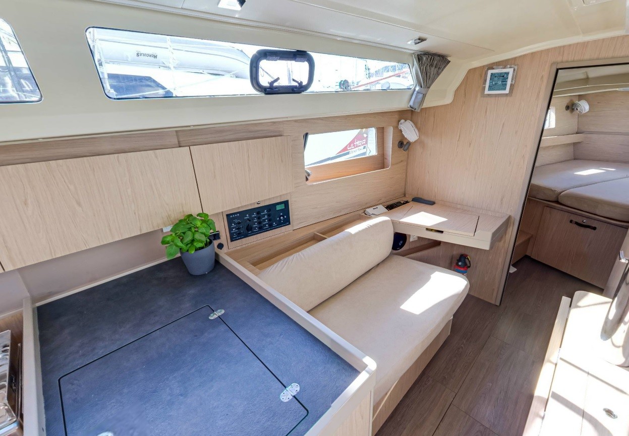 Oceanis 41.1, Luxa | Yacht Charter Croatia