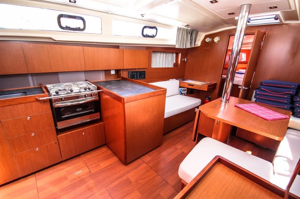Oceanis 41.1, Porterusa | Yacht Charter Croatia