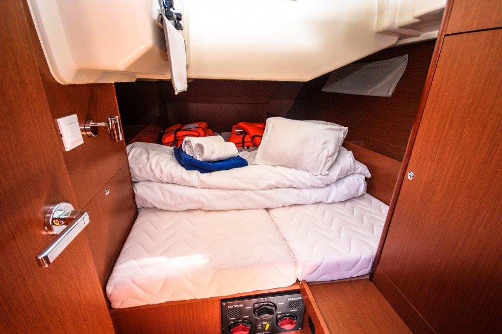 Oceanis 41.1, Porterusa | Yacht Charter Croatia