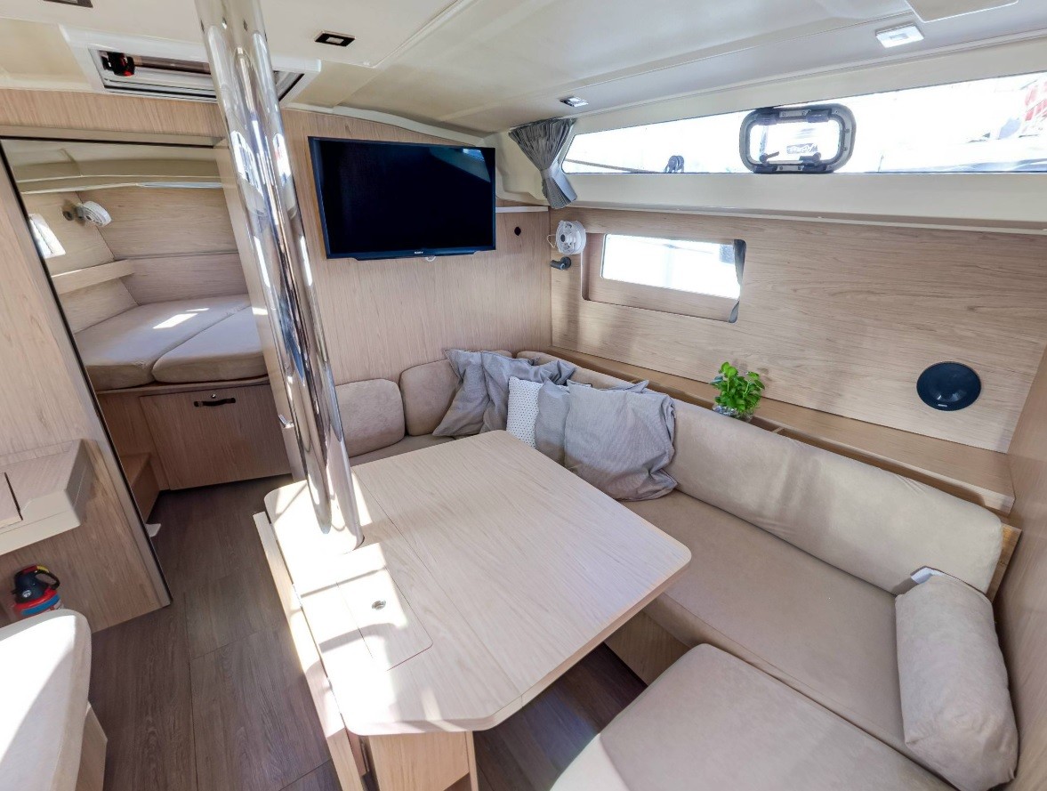 Oceanis 41.1, Luxa | Yacht Charter Croatia