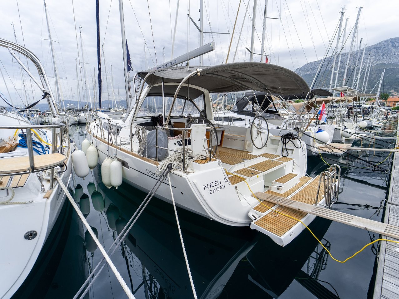 Oceanis 45, Nesi 2 | Yacht Charter Croatia