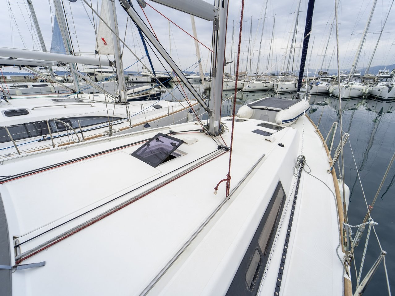 Oceanis 45, Nesi 2 | Yacht Charter Croatia