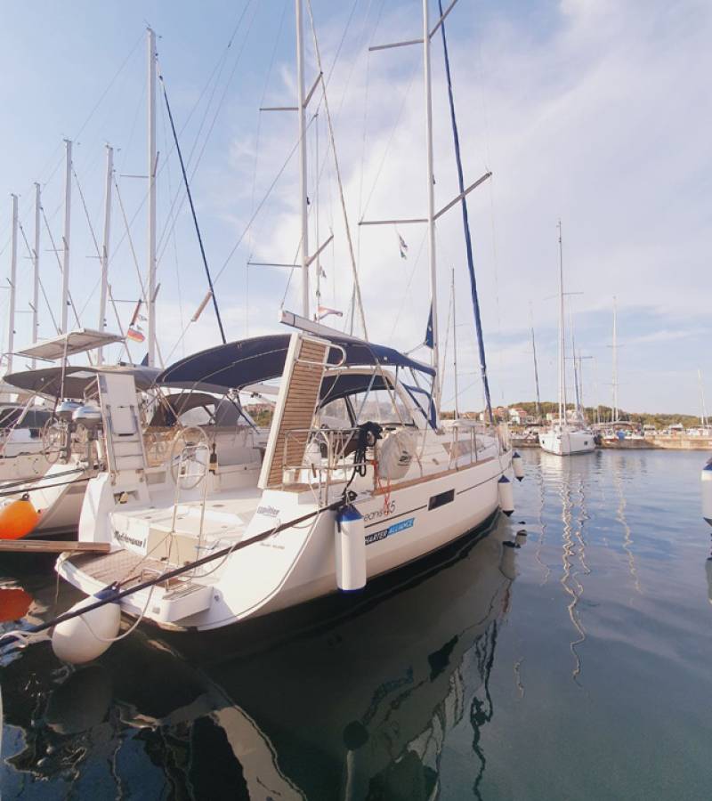 Oceanis 45, Mediterraneo | Yacht Charter Croatia