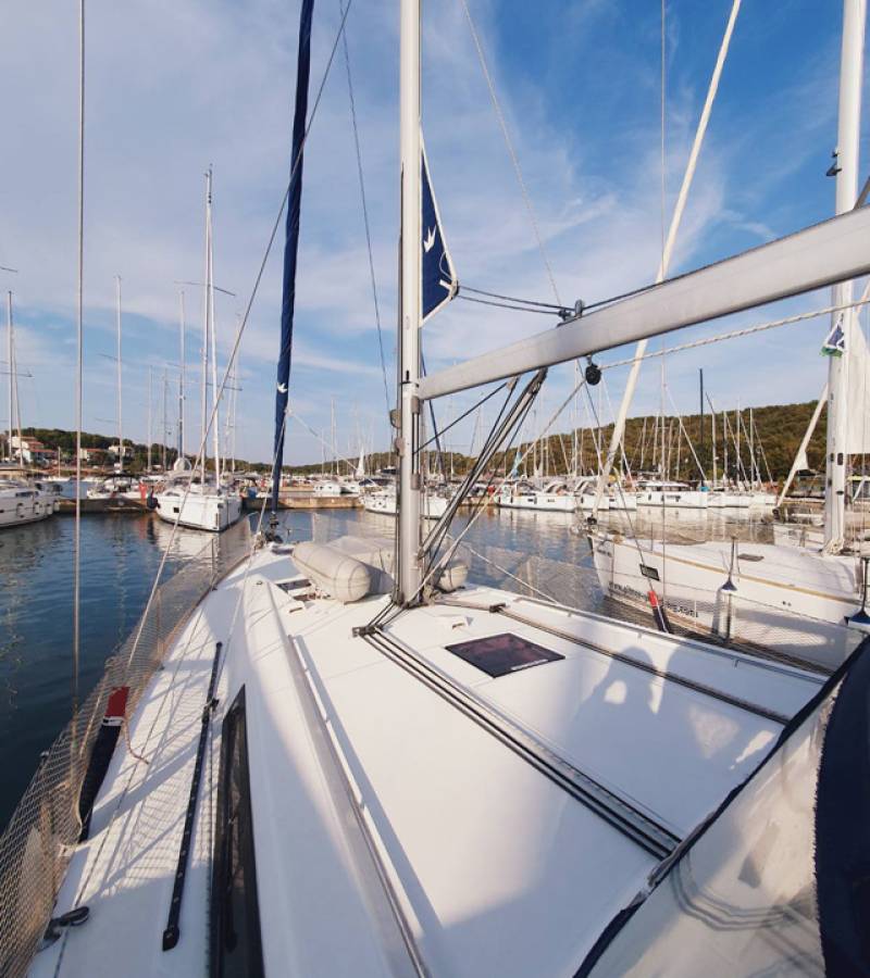 Oceanis 45, Mediterraneo | Yacht Charter Croatia