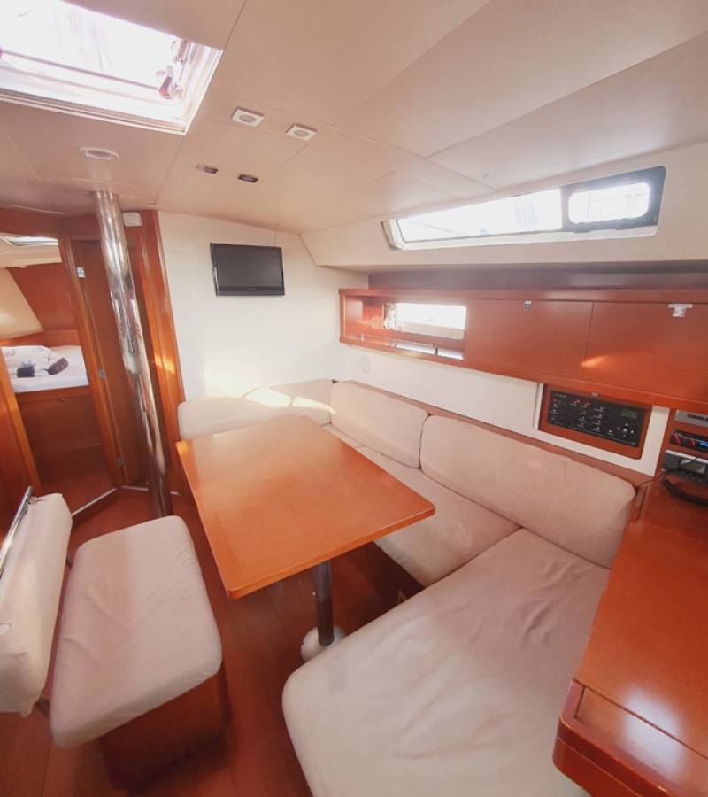 Oceanis 45, Mediterraneo | Yacht Charter Croatia