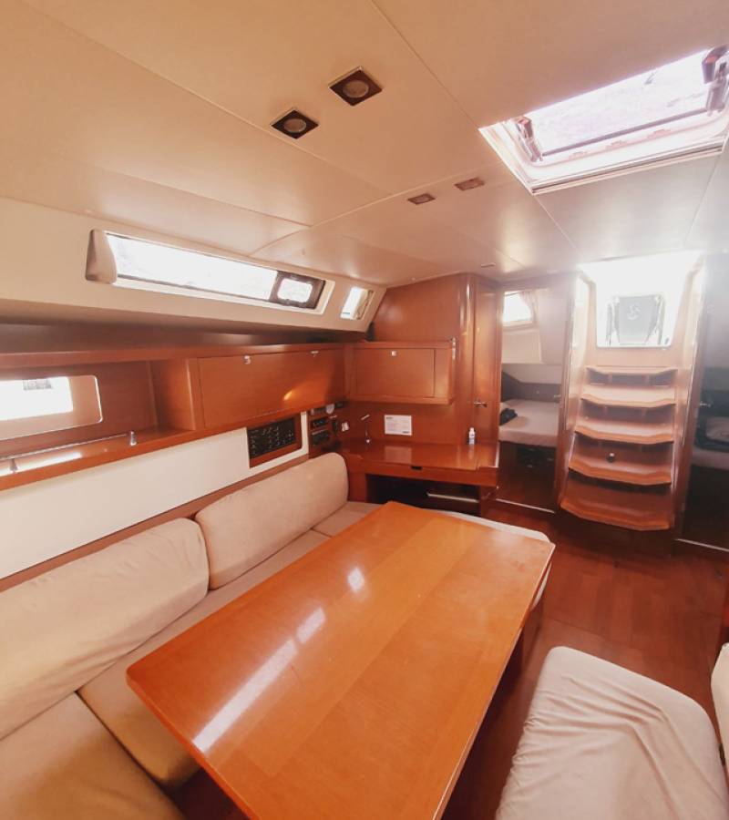 Oceanis 45, Mediterraneo | Yacht Charter Croatia