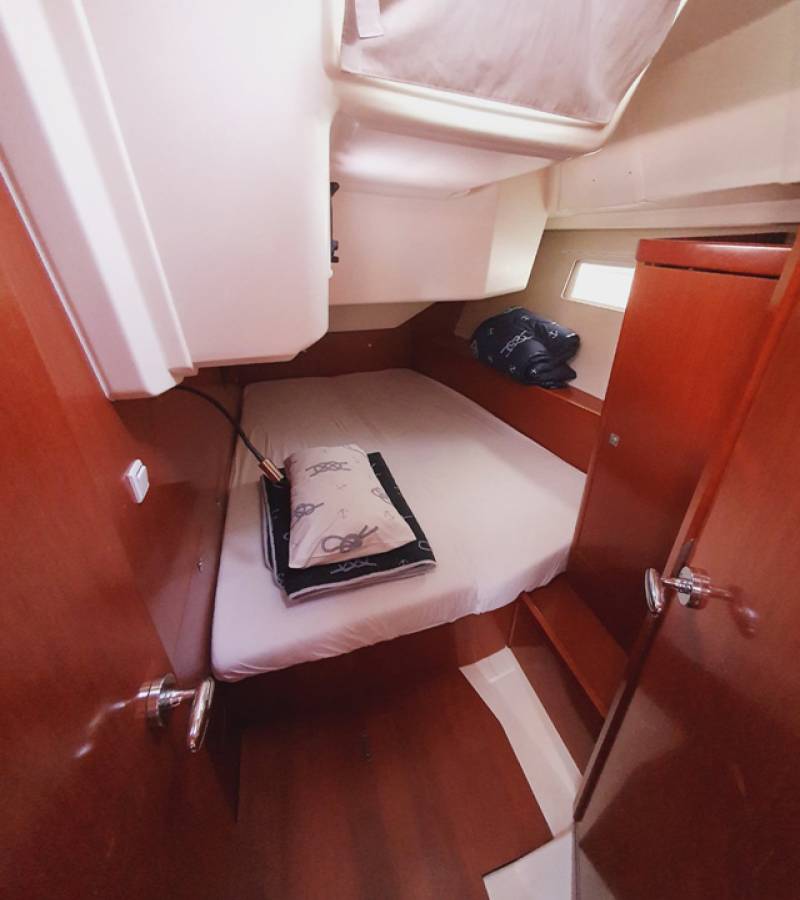 Oceanis 45, Mediterraneo | Yacht Charter Croatia