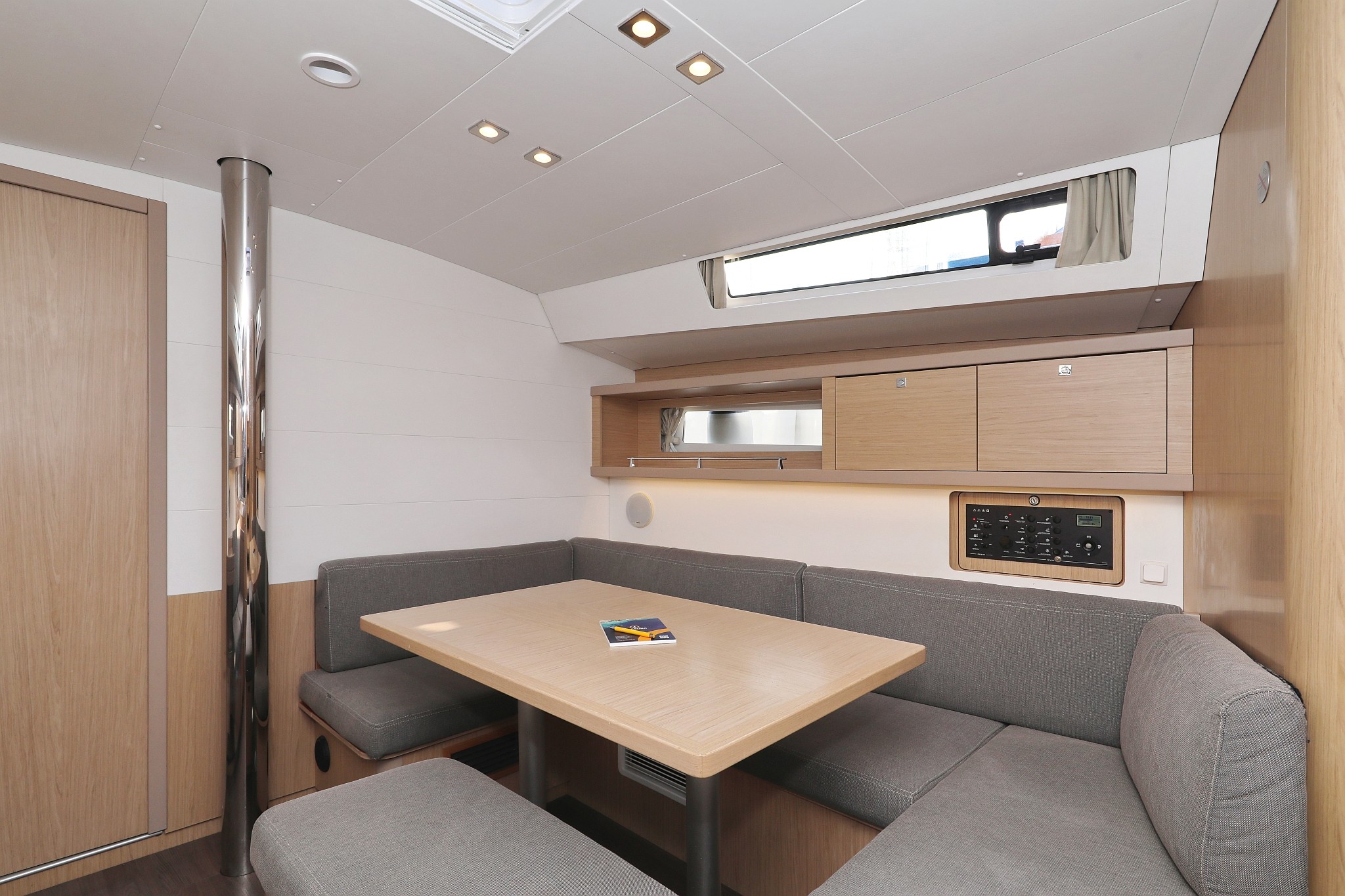 Oceanis 45, Barbarella | Yacht Charter Croatia
