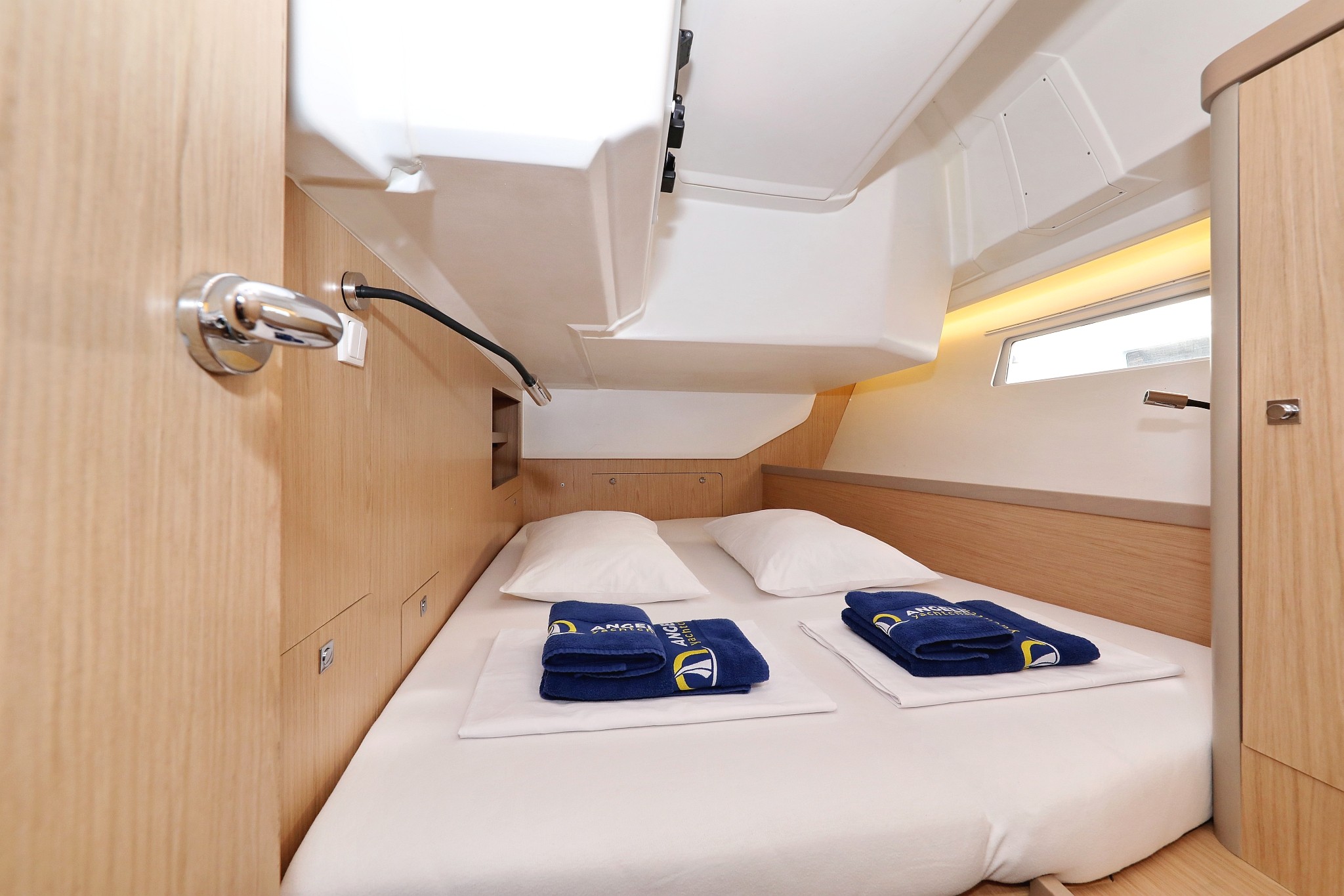 Oceanis 45, Barbarella | Yacht Charter Croatia
