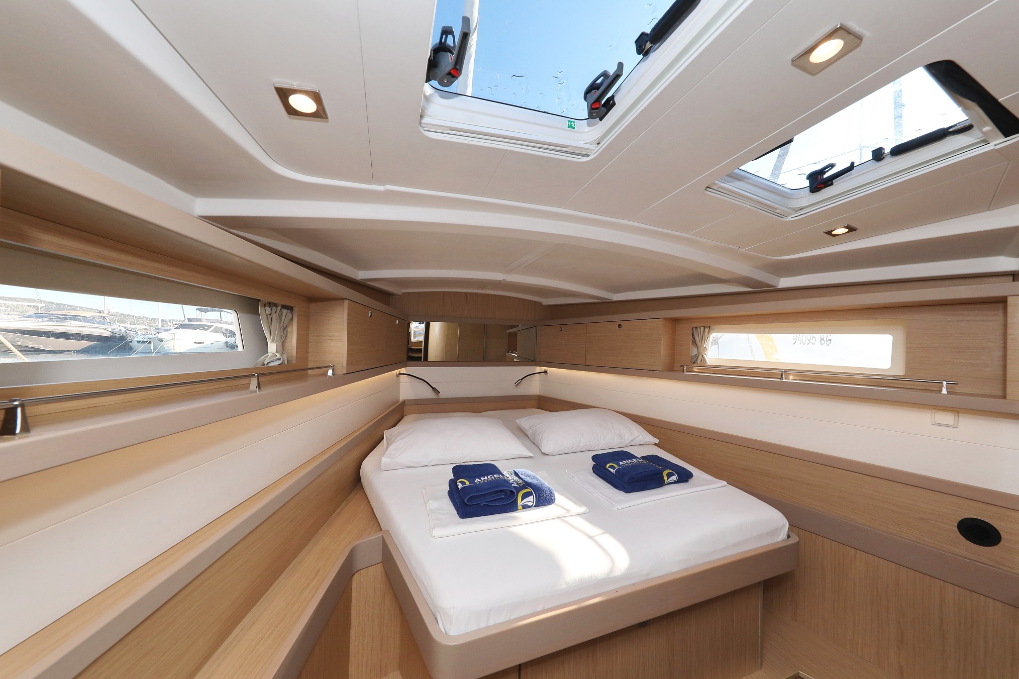 Oceanis 45, Barbarella | Yacht Charter Croatia