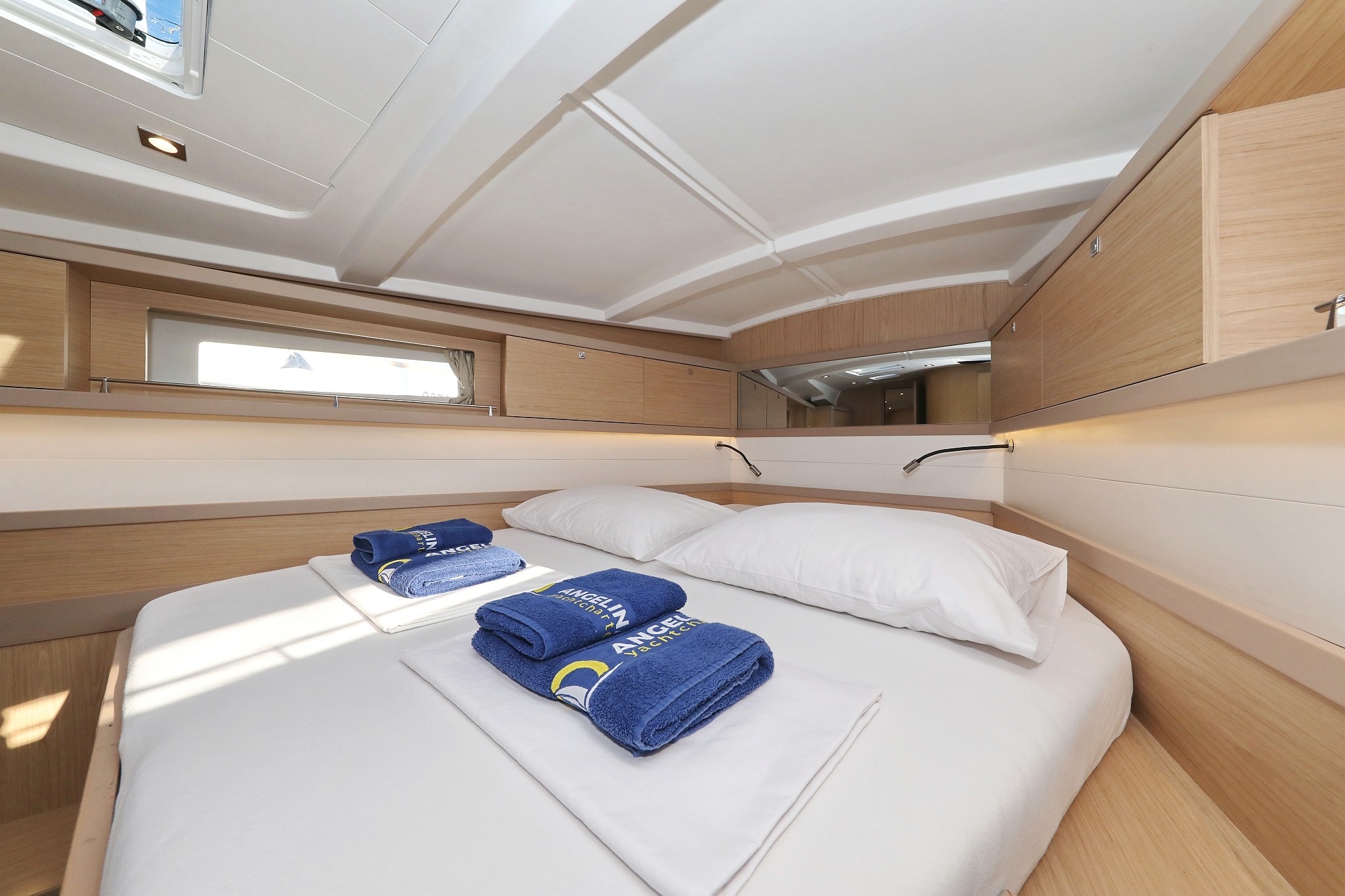 Oceanis 45, Barbarella | Yacht Charter Croatia