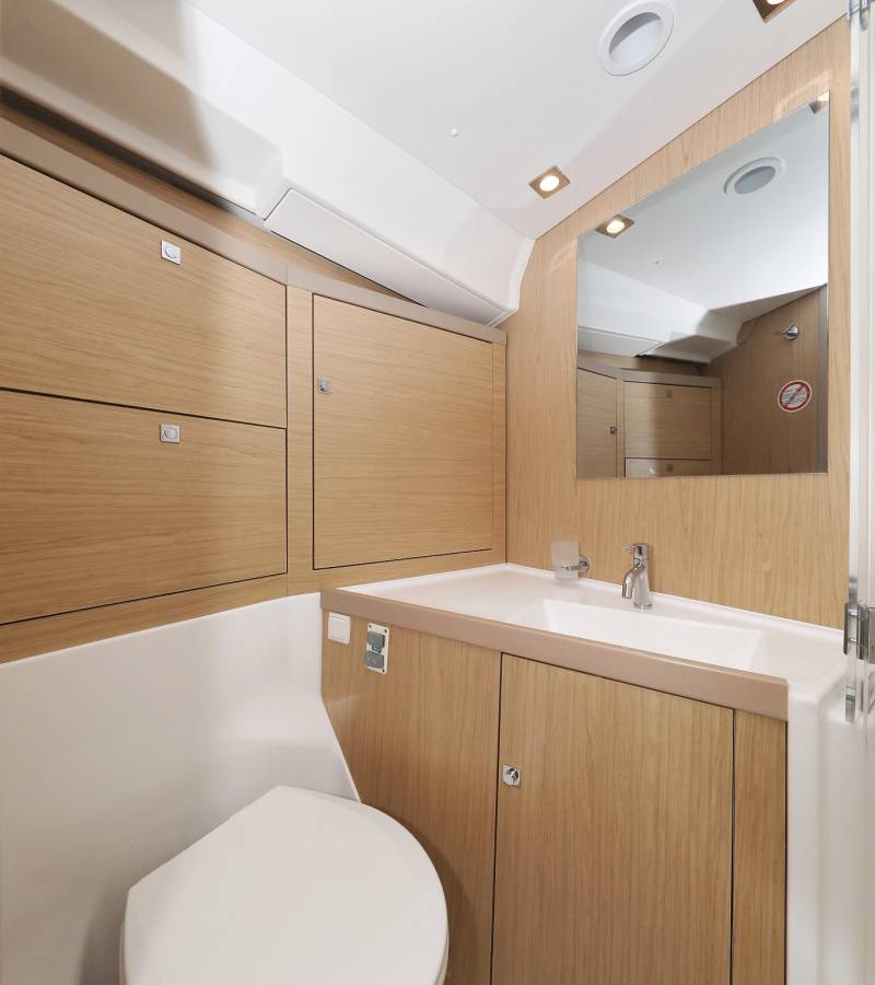 Oceanis 45, Barbarella | Yacht Charter Croatia