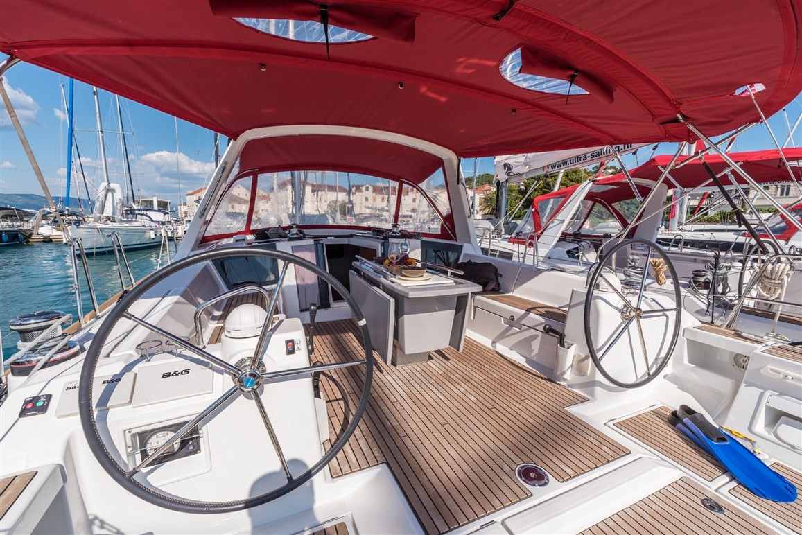 Oceanis 45, Zoa | Yacht Charter Croatia