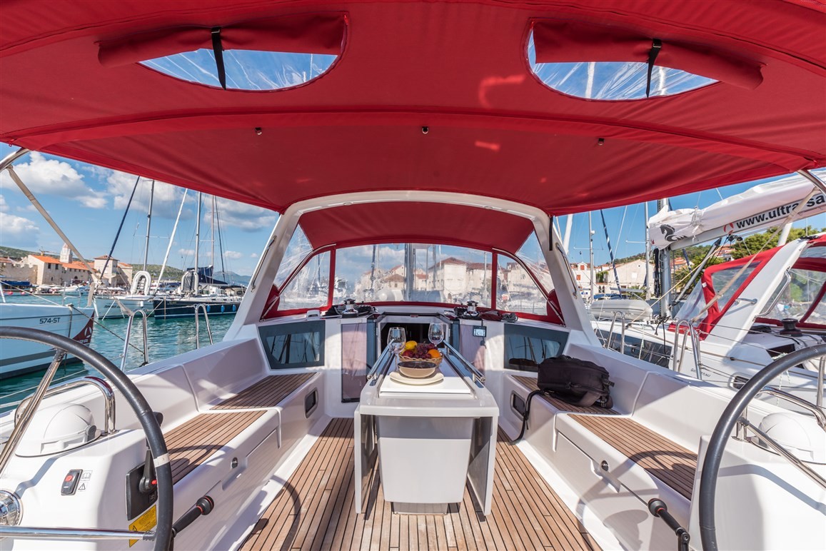 Oceanis 45, Zoa | Yacht Charter Croatia
