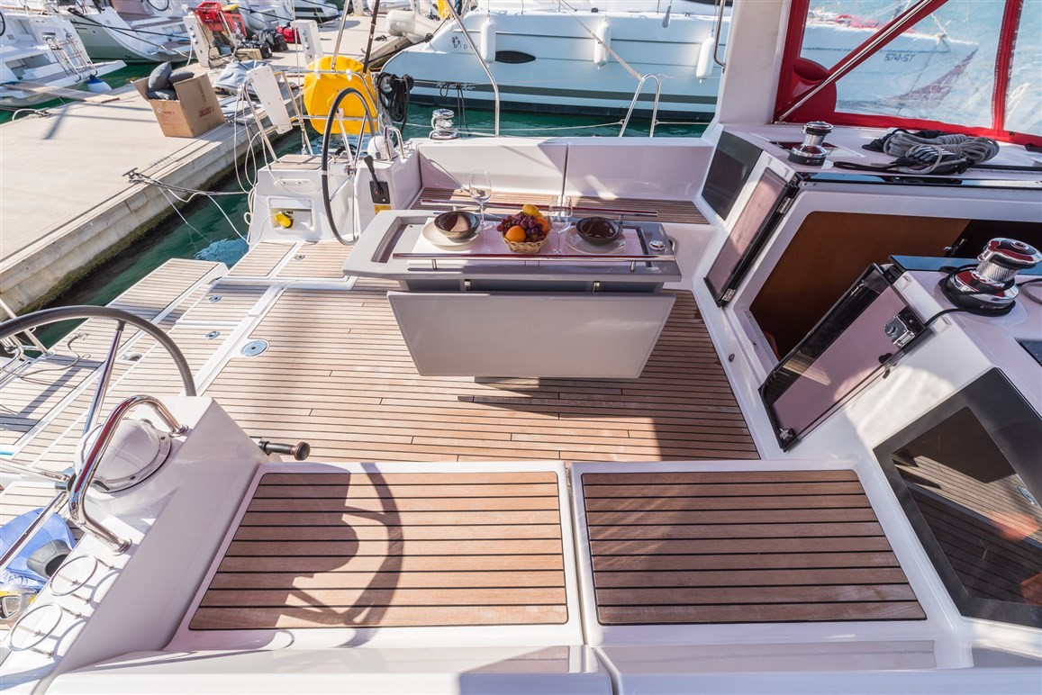 Oceanis 45, Zoa | Yacht Charter Croatia