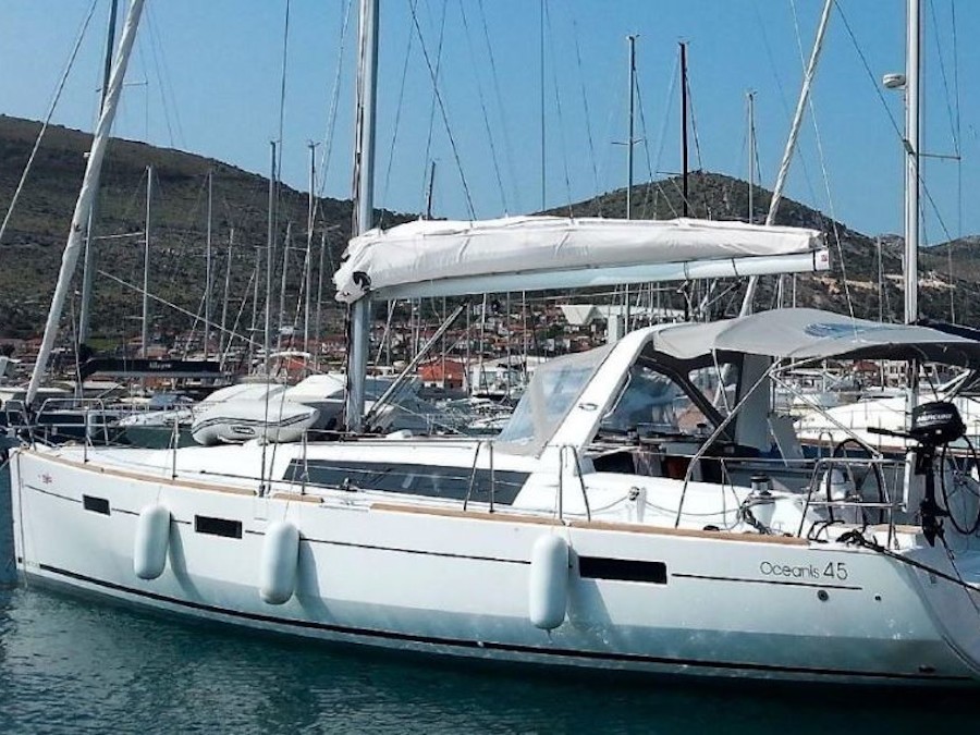 Oceanis 45, Pomerol | Yacht Charter Croatia