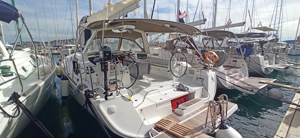 Oceanis 45, Pomerol | Yacht Charter Croatia