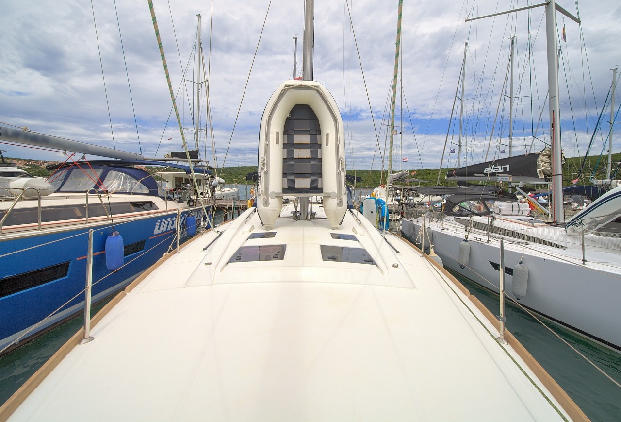 Oceanis 45, Ponente | Yacht Charter Croatia