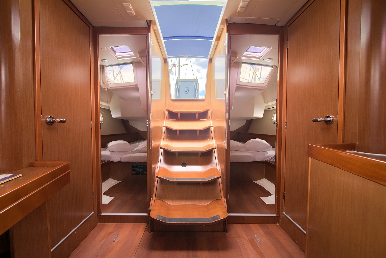 Oceanis 45, Ponente | Yacht Charter Croatia