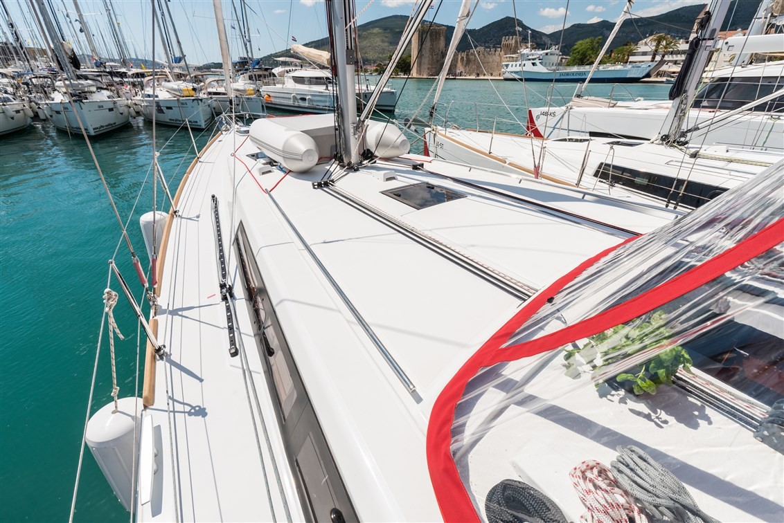 Oceanis 45, Mobula One | Yacht Charter Croatia