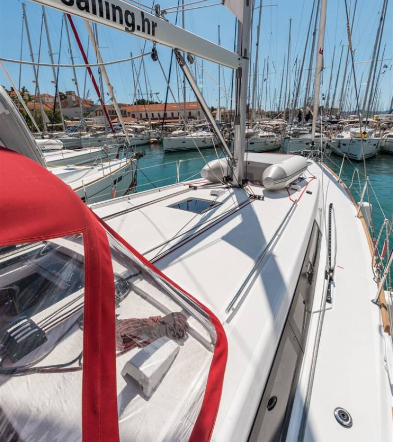 Oceanis 45, Mobula One | Yacht Charter Croatia