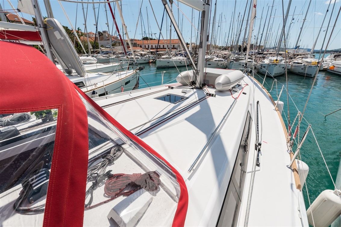 Oceanis 45, Mobula One | Yacht Charter Croatia