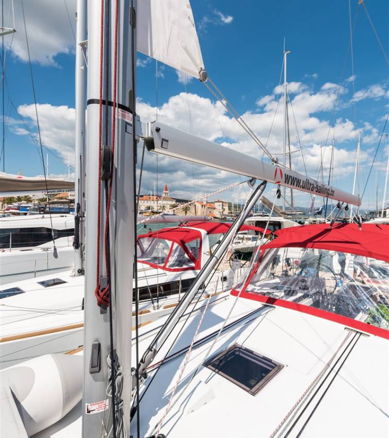 Oceanis 45, Mobula One | Yacht Charter Croatia