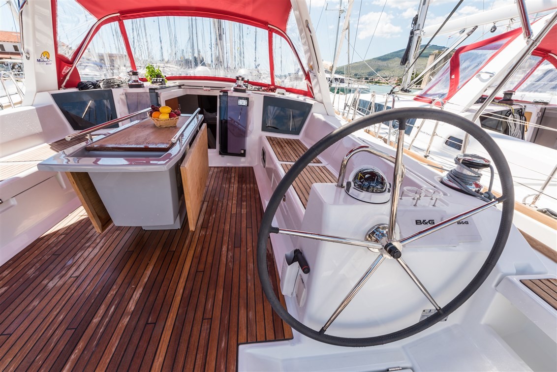 Oceanis 45, Mobula One | Yacht Charter Croatia